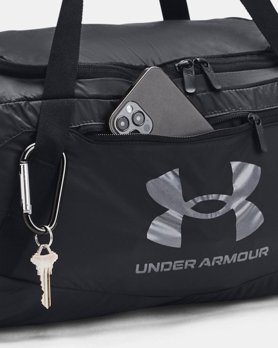 UA Hustle 5.0 XS摺疊式旅行袋 in Black image number 4